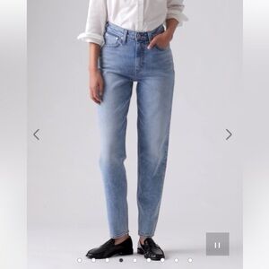 Levi’s High Waisted Mom Jeans | Blue